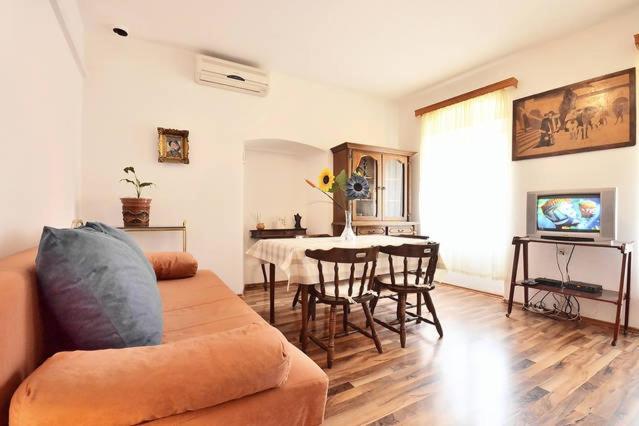 Omis Center Vila Kültér fotó